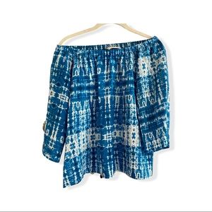 Amanda Uprichard small blue and white top.